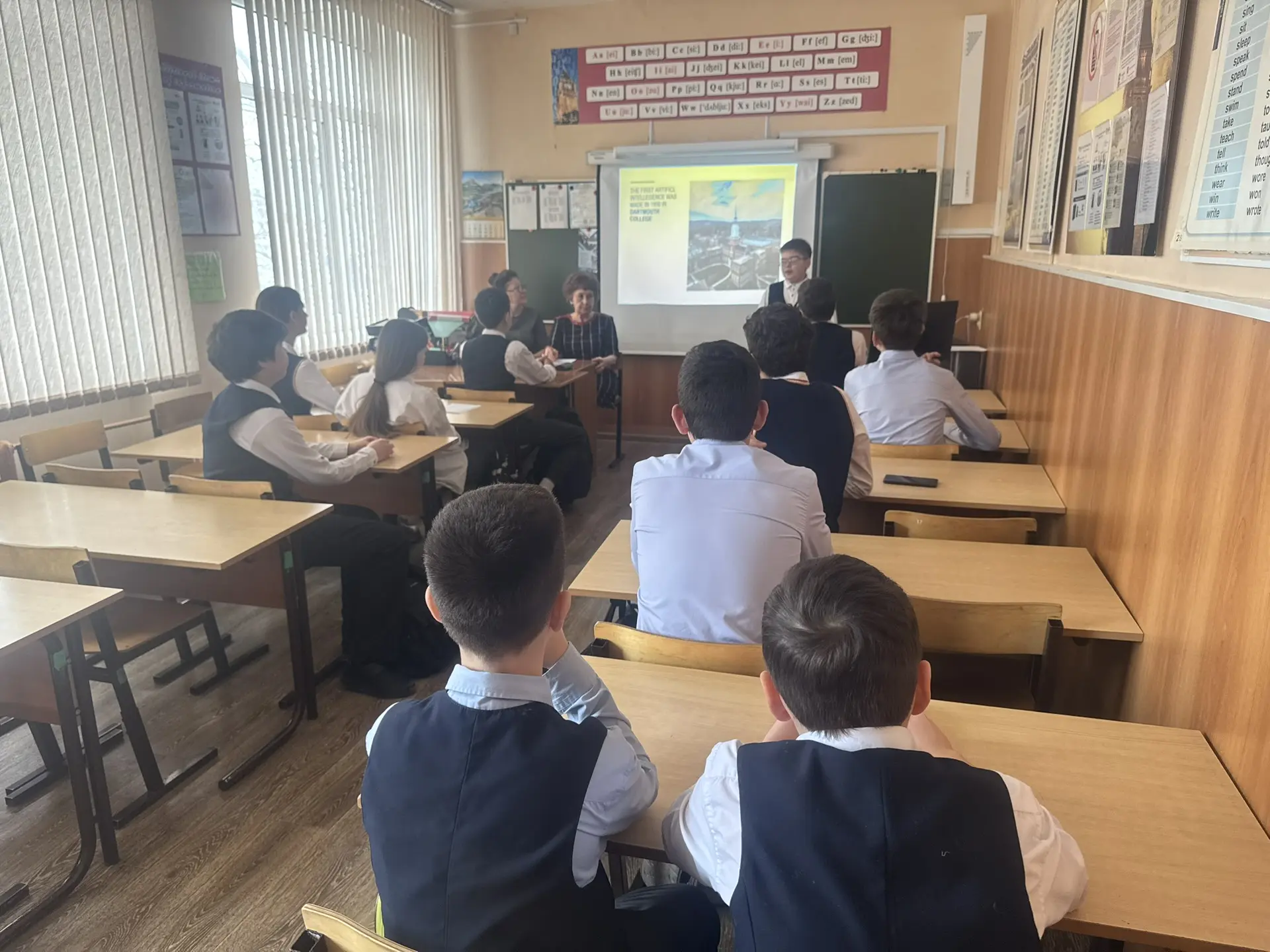 В МАОУ гимназии №5 продолжается неделя английского языка «Science and technology”.